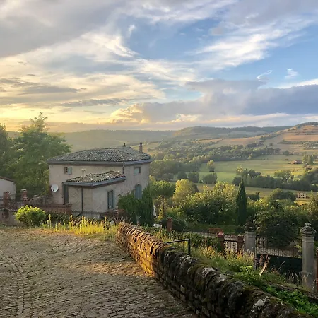 Le Chevalier Noir Bed & Breakfast 4*