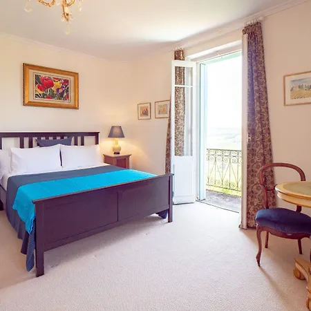 Le Chevalier Noir Bed & Breakfast 4*