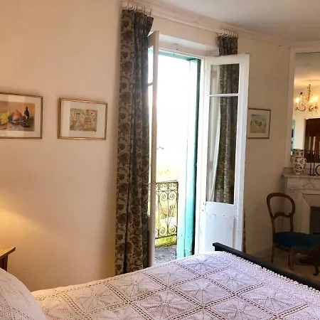 Couette-café Le Chevalier Noir 4*