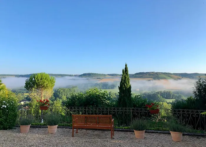 Le Chevalier Noir Bed & Breakfast 4*